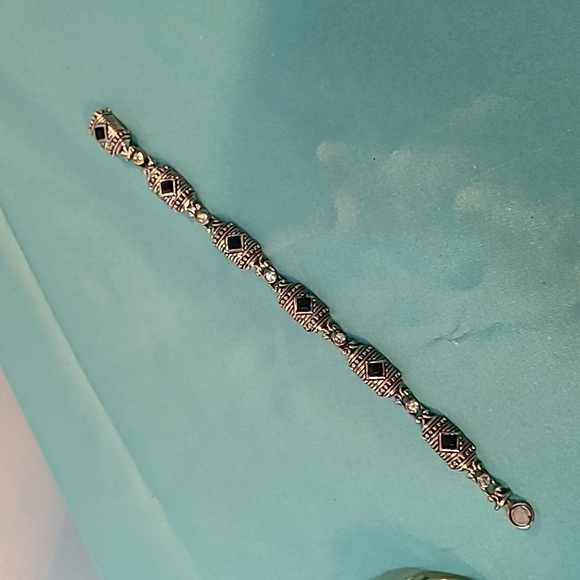 2 bracelets - Picture 5 of 6